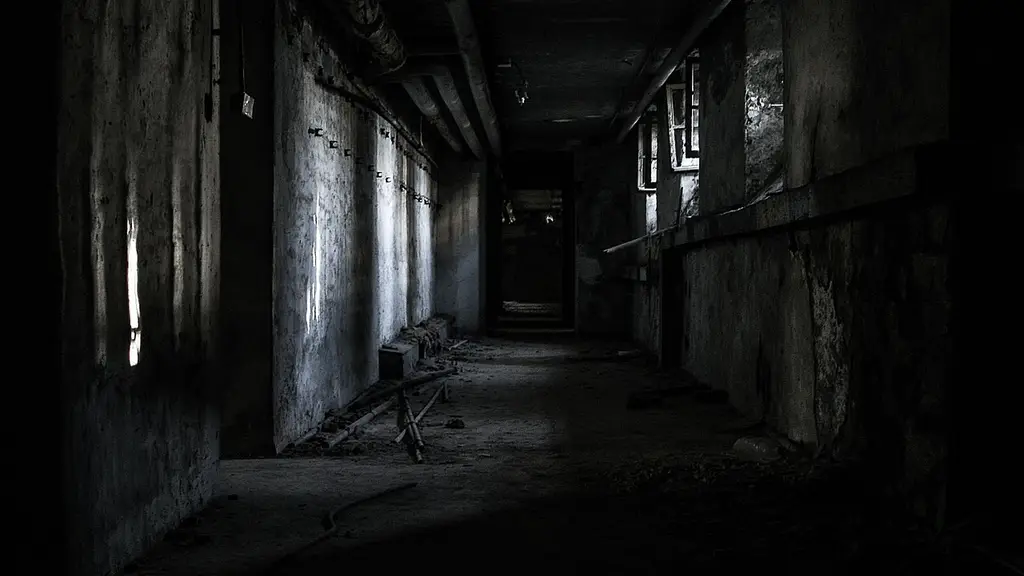 새벽 3시, 아파트 엘리베이터에서 마주친 것